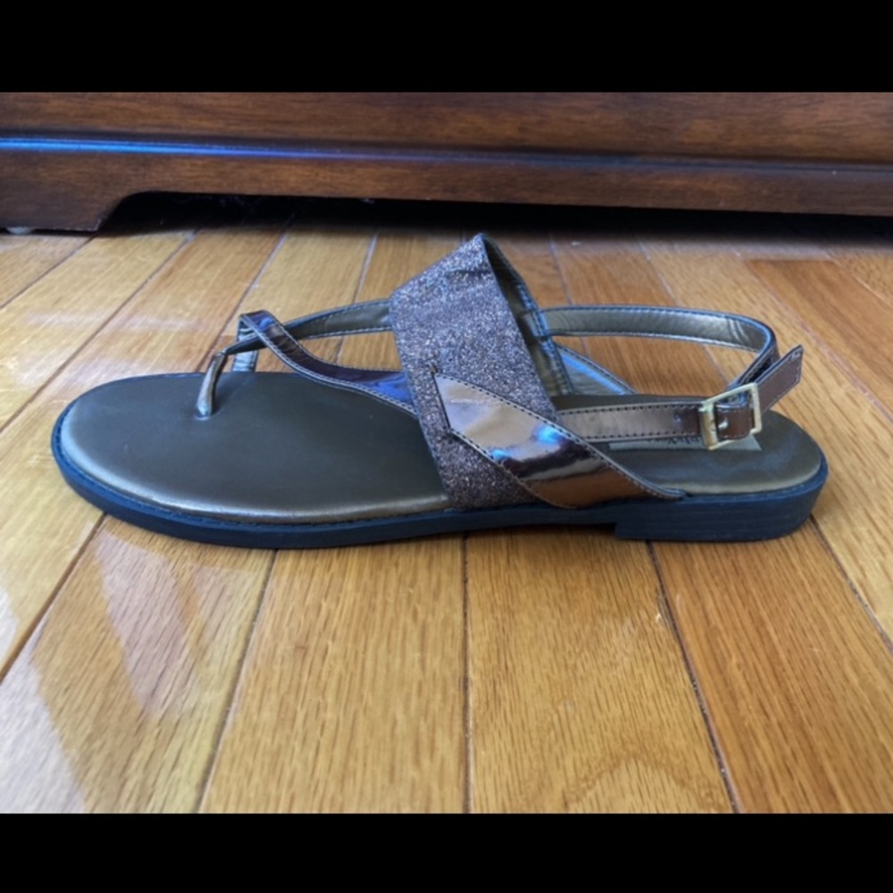 Women’s sandals